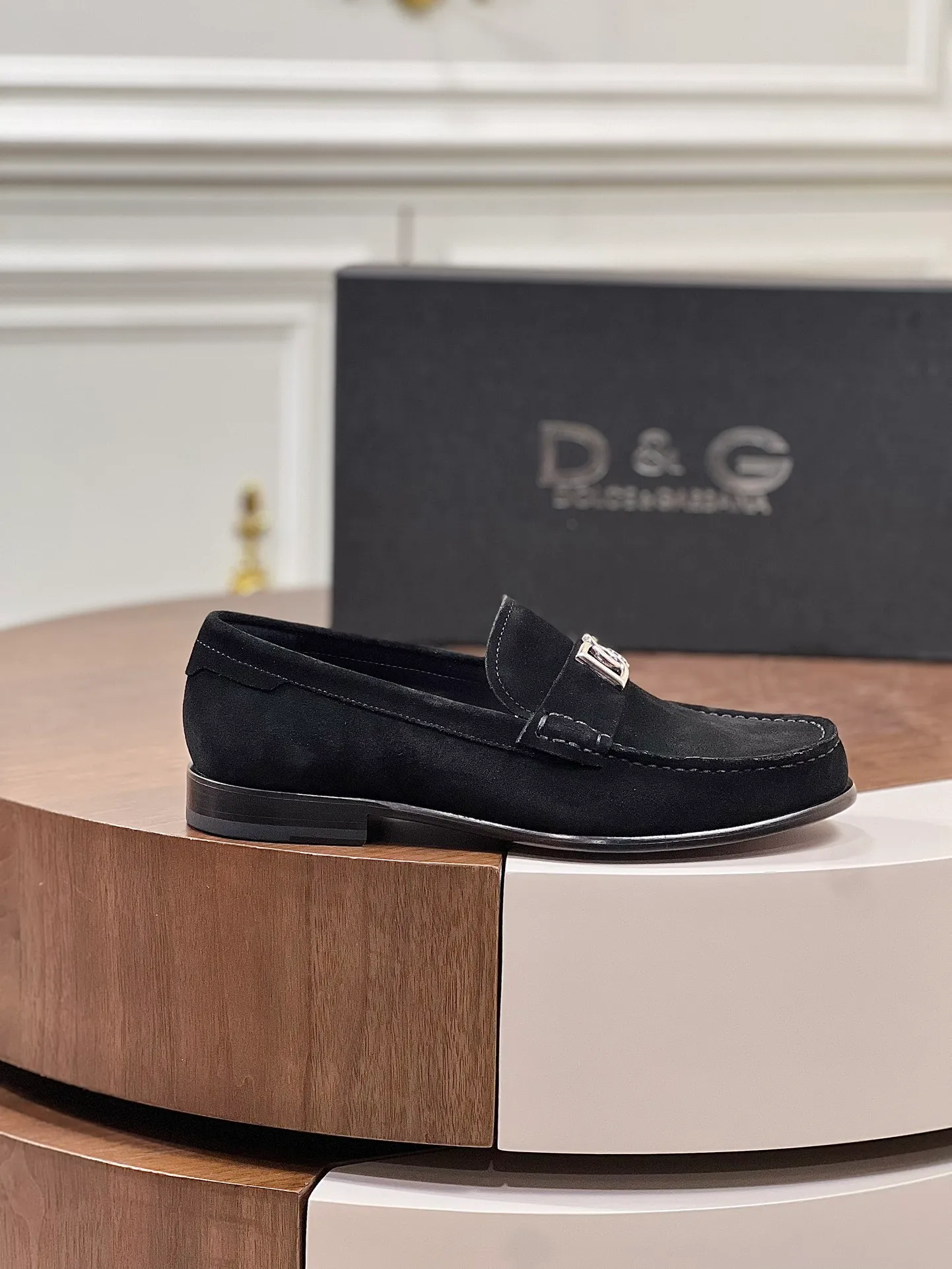 Factory price: 960💰••New product••Dolce&Gabb*_Dg high-end men's formal shoes and casual leather shoes. First-layer cowhide upper imported from Italy. You can see the leather texture at a glance. Breathable calfskin lining. High-end and luxurious leather outsole. Unique style. Finely crafted details! Size: 39-44 (38.45.46 customized)